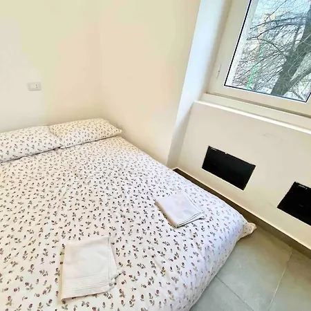 شقة 12 Minuti Dal Duomometro+10 Posti Letto